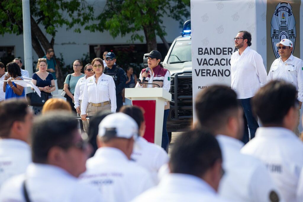 Estefanía Mercado da el banderazo de inicio del Operativo Vacacional de Verano 2025 en Playa del Carmen