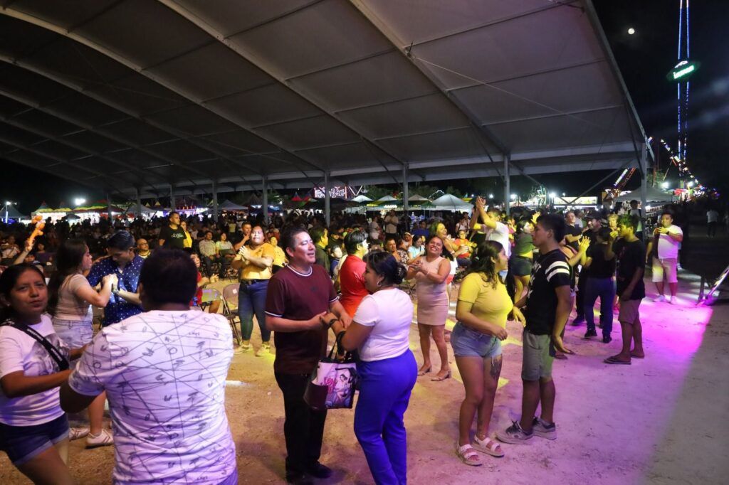 Histórica participación de artistas locales en la Feria del Carmen 2025