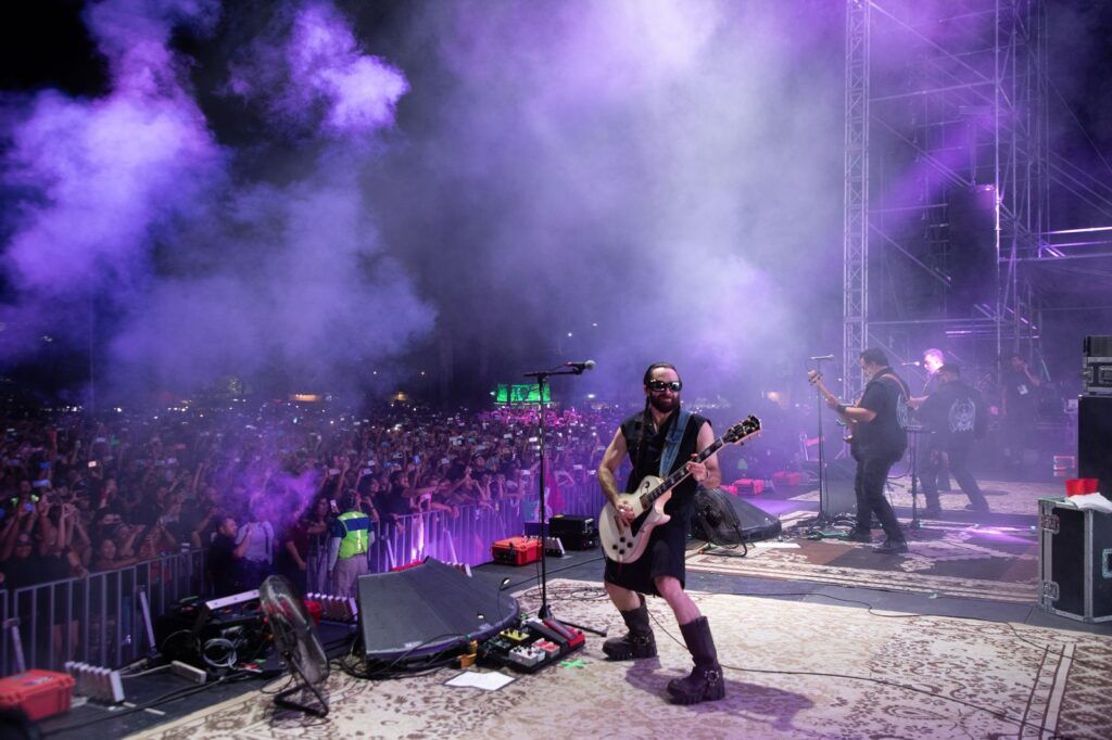 HISTÓRICA PARTICIPACIÓN DE ARTISTAS LOCALES EN LA FERIA DEL CARMEN 2025#PlayaDelcarmenhttps://t.co/wae4r5HL4B pic.twitter.com/lBVp0ilE0t— De Luna Noticias (@DeLunaNoticias1) July 14, 2025