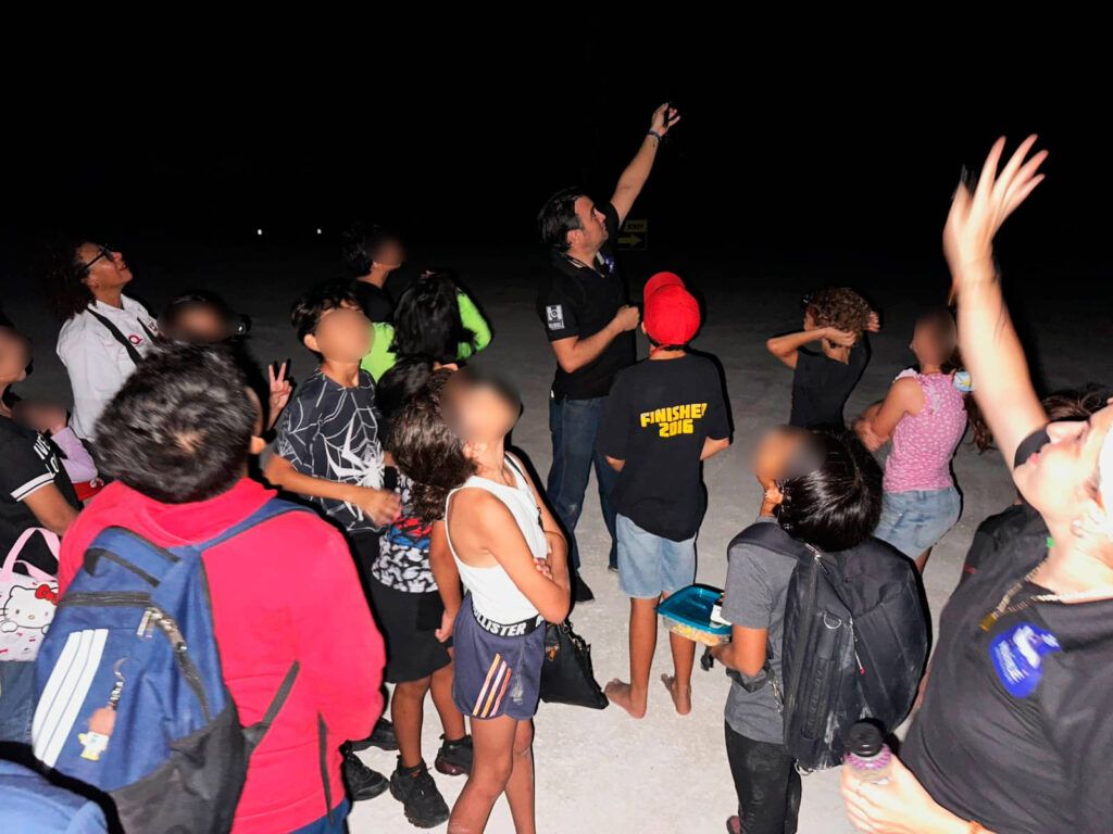 Aprenden niñas y niños sobre el cielo y el mar en “Tortugas y Constelaciones” en Punta Sur