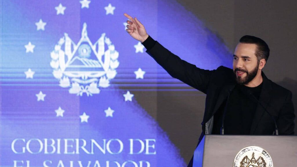 El Salvador aprueba reelección presidencial indefinida