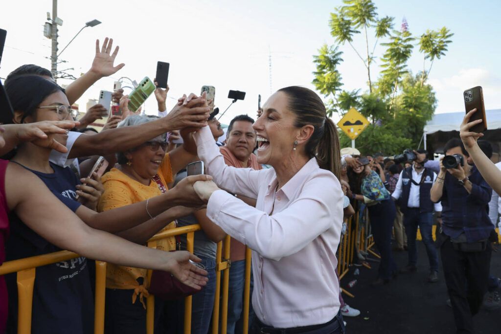 Presidenta Sheinbaum Refuerza Apoyo a Pueblos Indígenas y Educación en Gira por Querétaro y Guanajuato