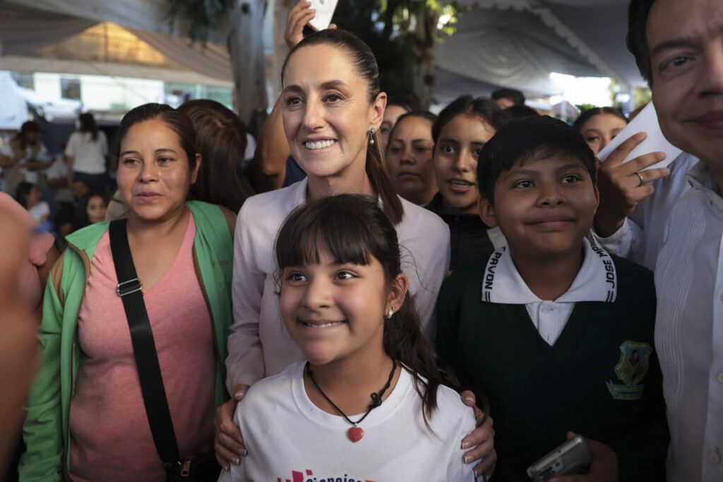 Presidenta Sheinbaum Refuerza Apoyo a Pueblos Indígenas y Educación en Gira por Querétaro y Guanajuato