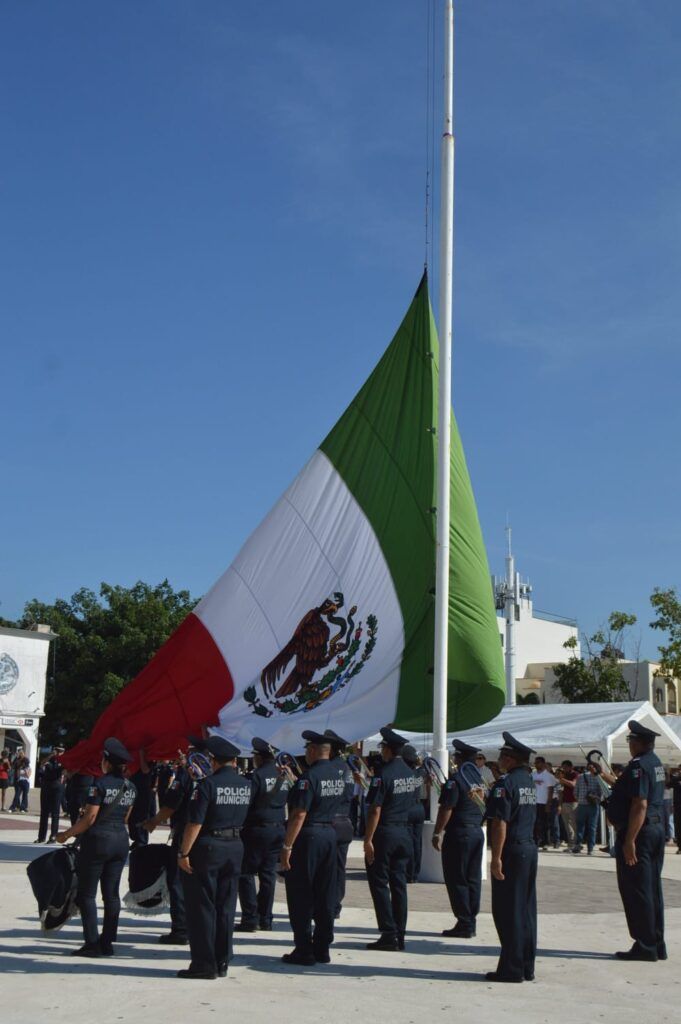 Playa del Carmen inicia el mes patrio con llamado a la unidad y al compromiso ciudadano