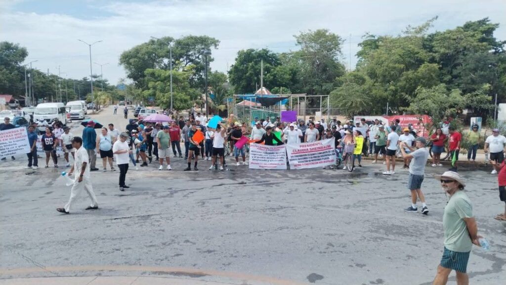 Protesta contra el Parque del Jaguar se extiende por casi 10 horas en Tulum