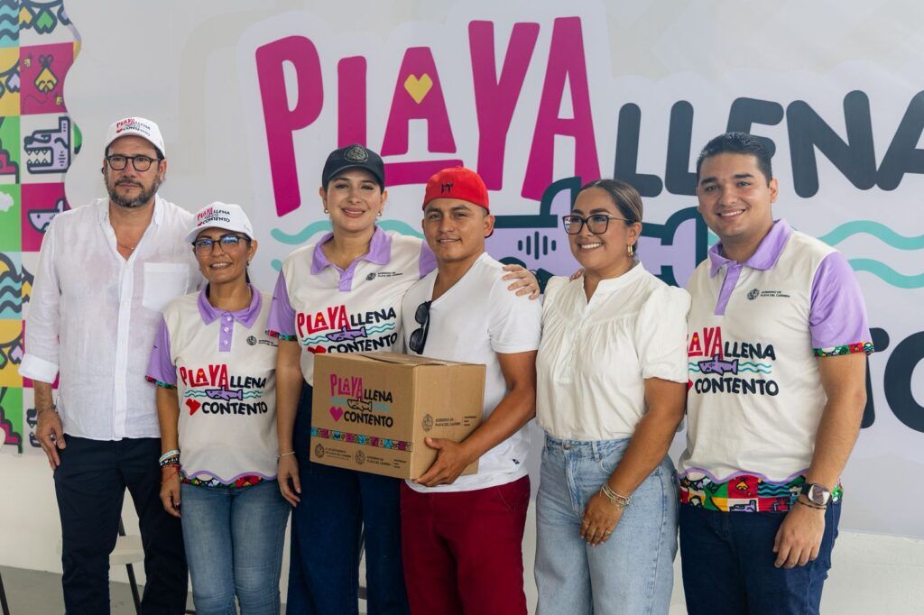 Entregan 3 mil despensas en Playa del Carmen del programa "Playa llena, Corazón contento"