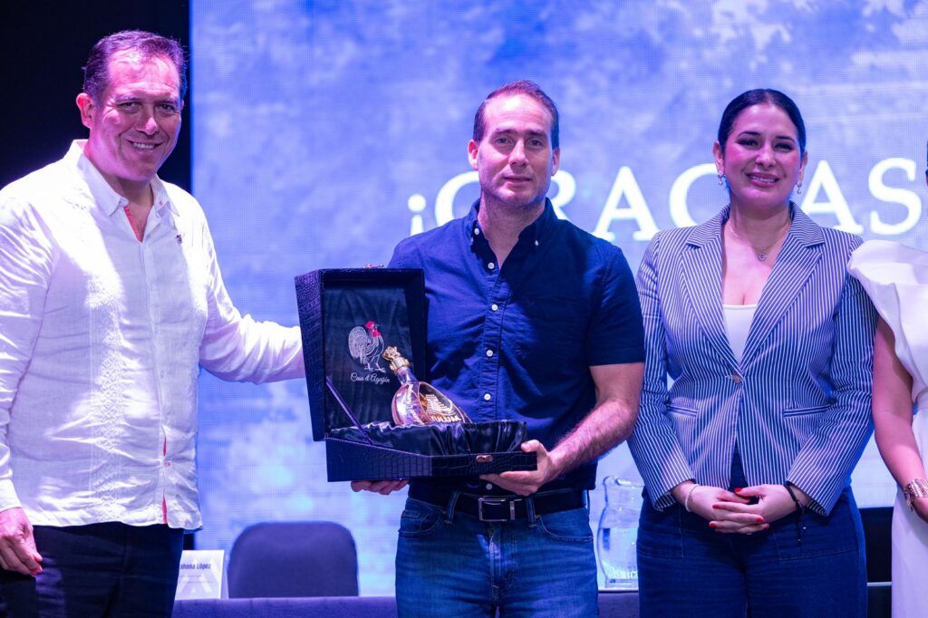 Estefanía Mercado respalda renovación de COPARMEX Riviera Maya y llama a unidad empresarial