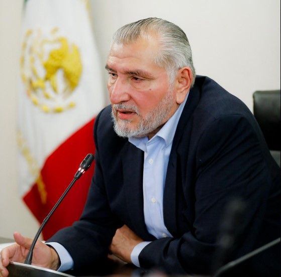 Herencia y servicios profesionales fuente de ingresos según Adán Augusto