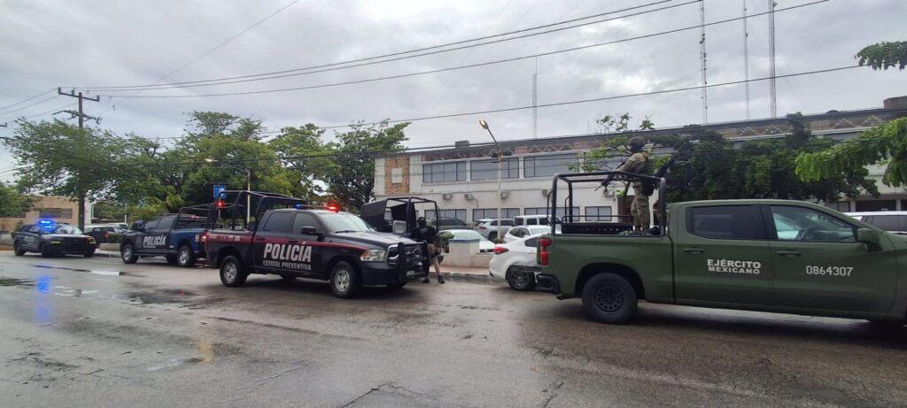 Refuerzan coordinación de seguridad tras operativo y agresión a periodista en el ejido Playa del Carmen