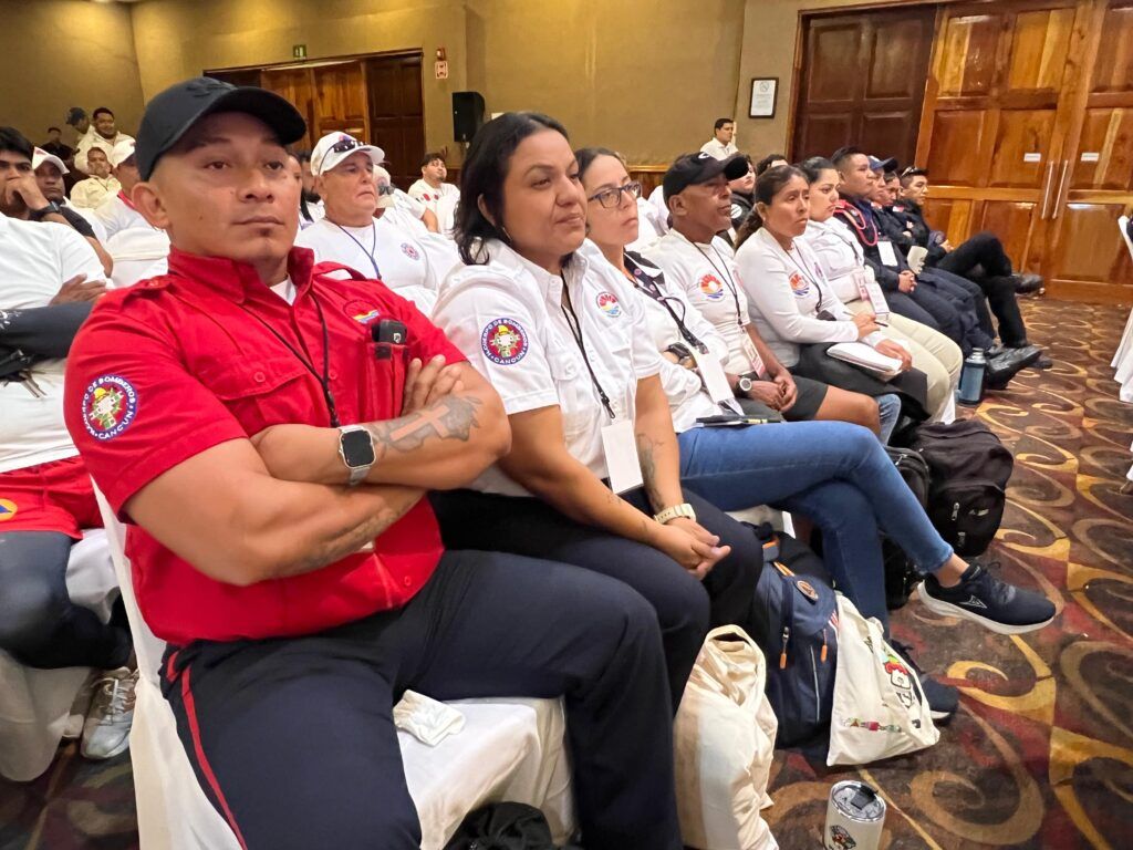 Inicia el Congreso Nacional de Bomberos, Playa del Carmen 2025, con ponencias especializadas y un testimonio de heroísmo internacional