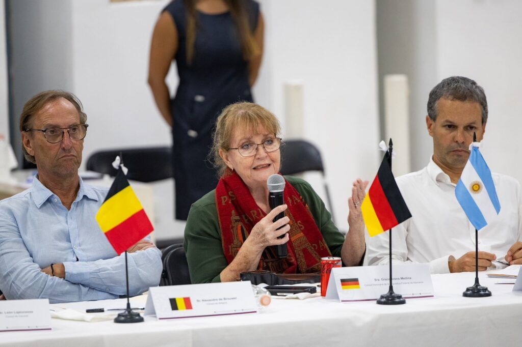 Playa del Carmen fortalece vínculos con representantes consulares en Quintana Roo