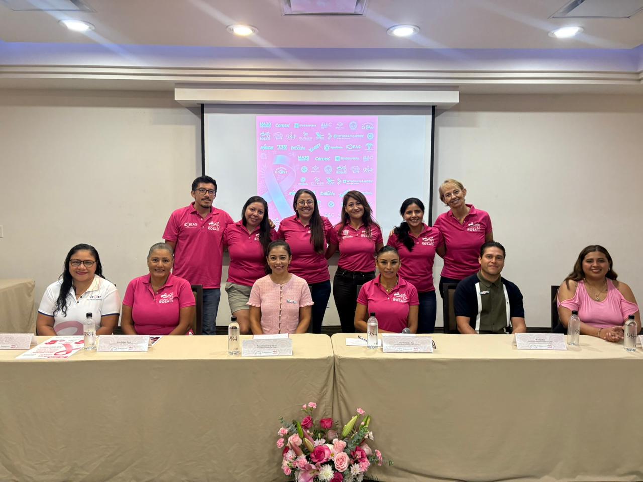 Se presenta oficialmente el evento “Nado y Rodada Rosa 2025” en Playa del Carmen a beneficio de la Fundación CREER