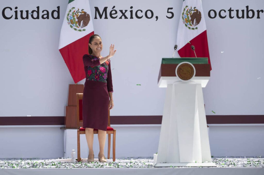 Mantiene Claudia Sheinbaum alta aprobación en su primer año de gobierno