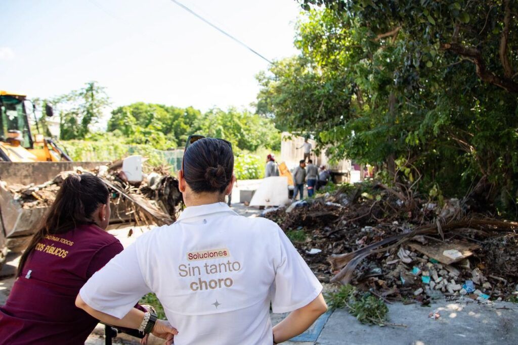 Estefanía Mercado responde con soluciones de descacharrización y desazolve de pozos en la colonia Ejido

