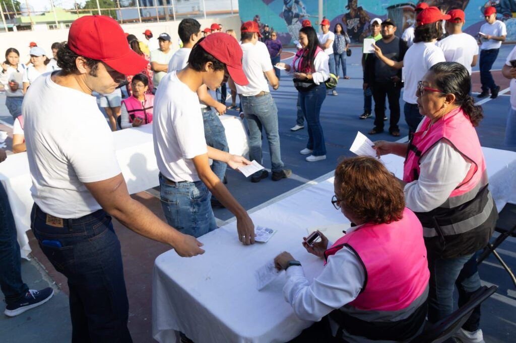 Participan 421 jóvenes en el Sorteo del Servicio Militar Nacional en Playa del Carmen