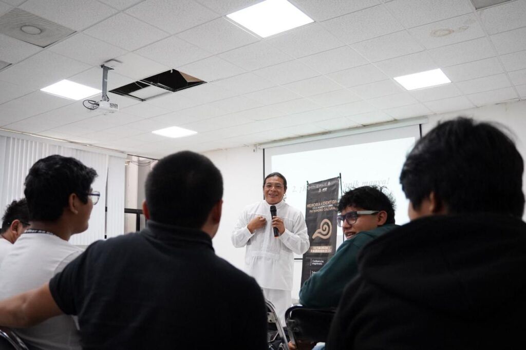 Presentan taller de lengua maya en cierre del ciclo “Memoria e Identidad” en Playa del Carmen