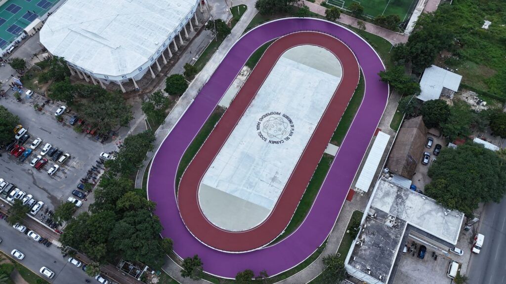 Ayuntamiento de Playa del Carmen realiza rehabilitación del patinódromo