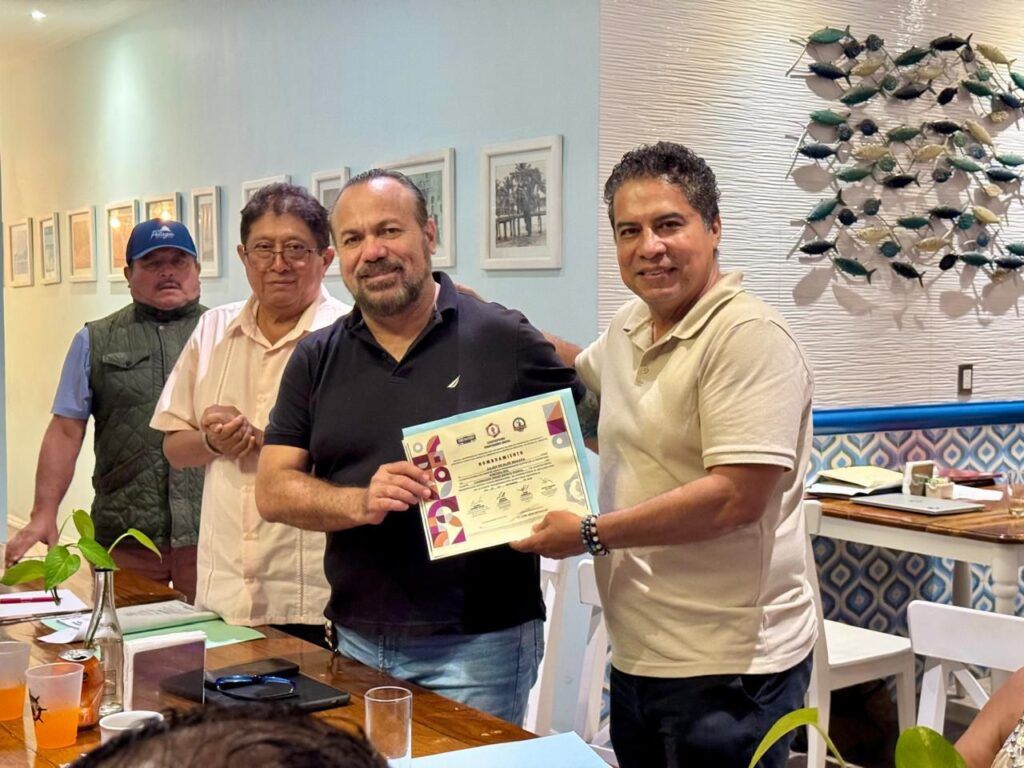 Lenin Amaro entrega nombramientos para impulsar comités ciudadanos en Quintana Roo