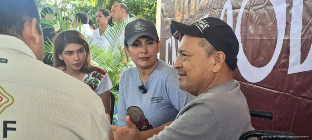 Estefanía Mercado fortalece el Día del Pueblo con su Chambamania en la colonia El Ejido