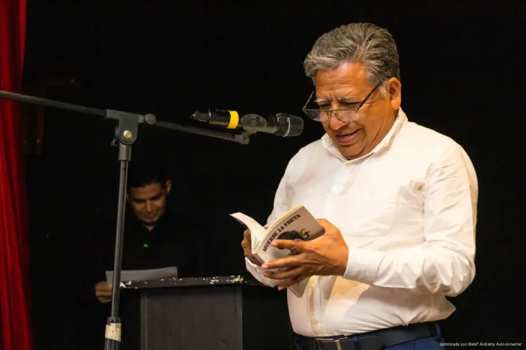 Vuelve “Noche de Café y Poesía” 2026 a Playa del Carmen, con el poeta Raúl Ortega Alfonso como invitado