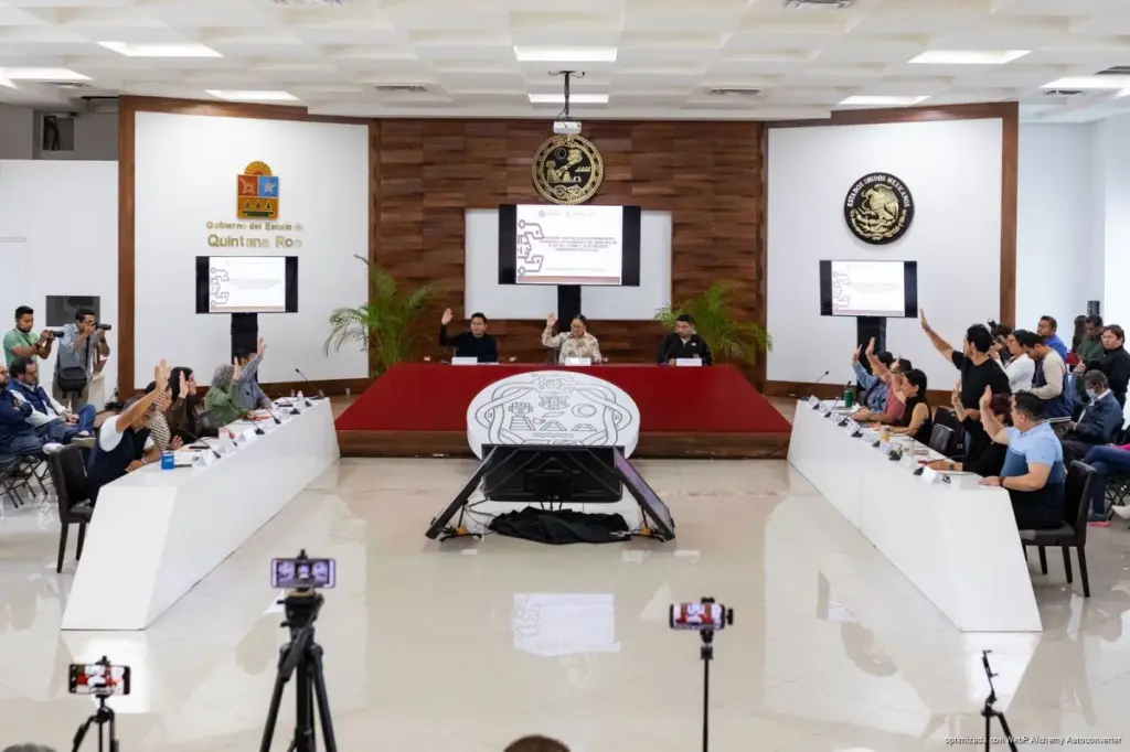 Cabildo de Playa del Carmen aprueba reglamento contra el trabajo infantil y autoriza entrega de inmuebles al DIF municipal