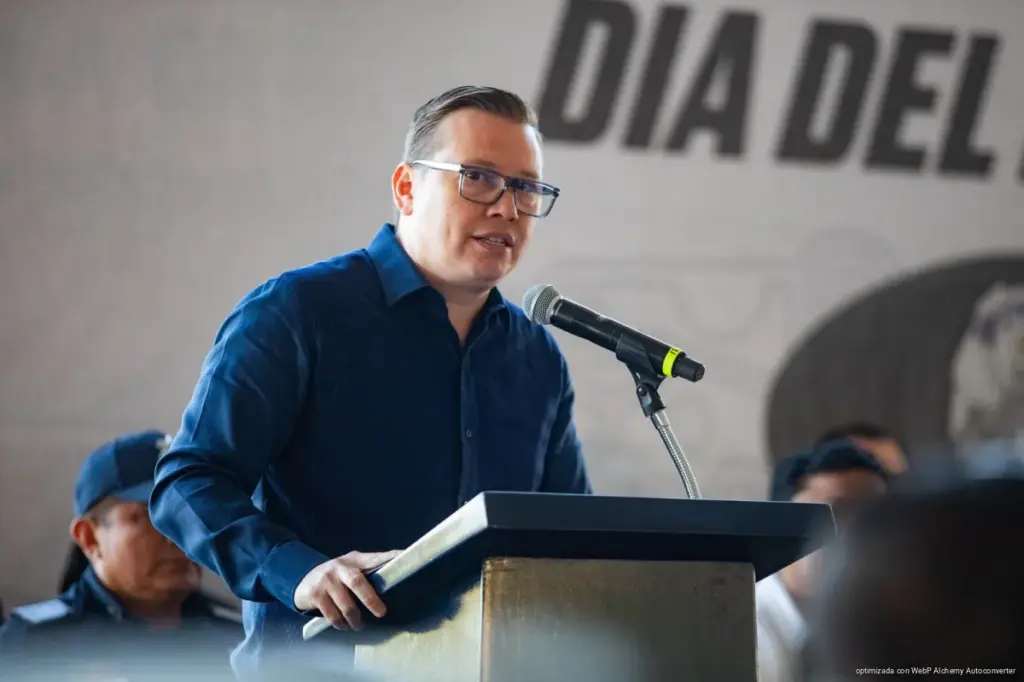 Gobierno de Playa del Carmen distingue a policías por años de servicio en el Día del Policía