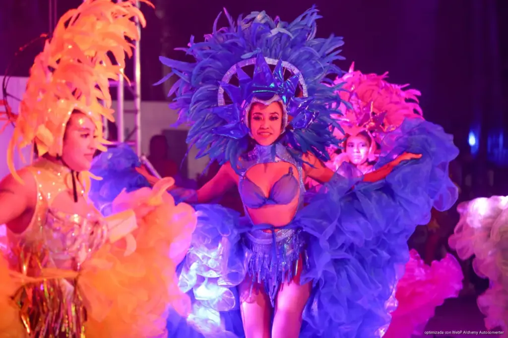 Comparsas y música llenan de alegría el Carnaval 2026 en Playa del Carmen