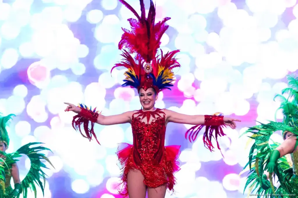 Exitoso Baile de Damas en Carnaval 2026: evento con causa por el bienestar del adulto mayor