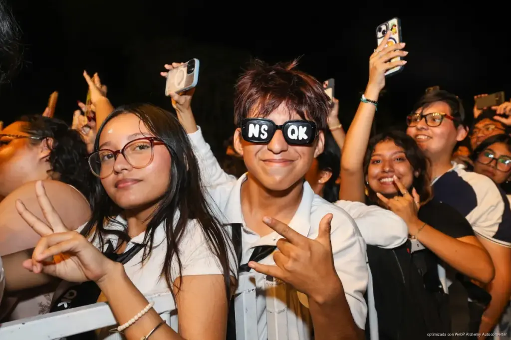 NSQK hace vibrar a más de 25 mil jóvenes en la Plaza 28 de Julio durante el Carnaval de Playa del Carmen 2026