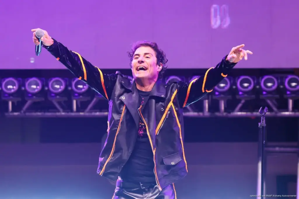 “90’s Pop Tour” enciende a más de 35 mil personas en el cierre histórico del Carnaval de Playa del Carmen 2026