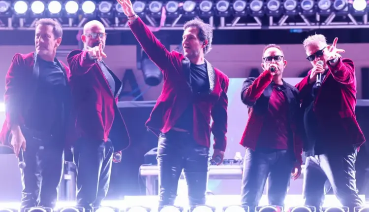 “90’s Pop Tour” enciende a más de 35 mil personas en el cierre histórico del Carnaval de Playa del Carmen 2026