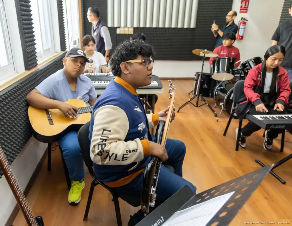 Los tres órdenes de gobierno inauguran centro comunitario en Playa del Carmen