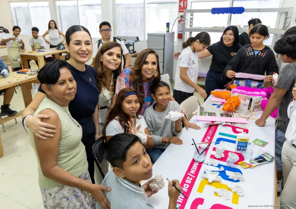 Los tres órdenes de gobierno inauguran centro comunitario en Playa del Carmen