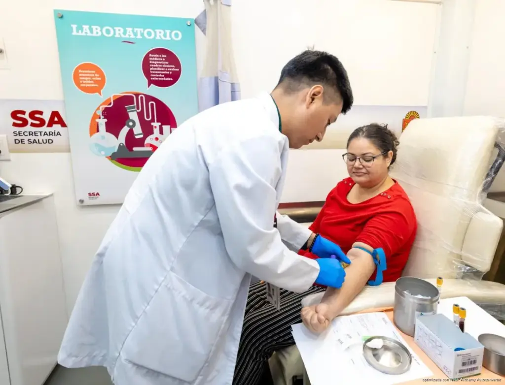 Caravanas de Salud brindan atención gratuita en Playa del Carmen