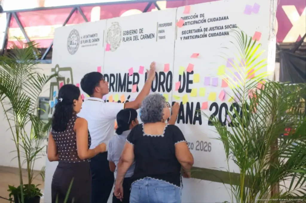 Realiza gobierno de Estefanía Mercado el Primer Foro de Participación Ciudadana 2026 en Playa del Carmen con vecinos y estudiantes.