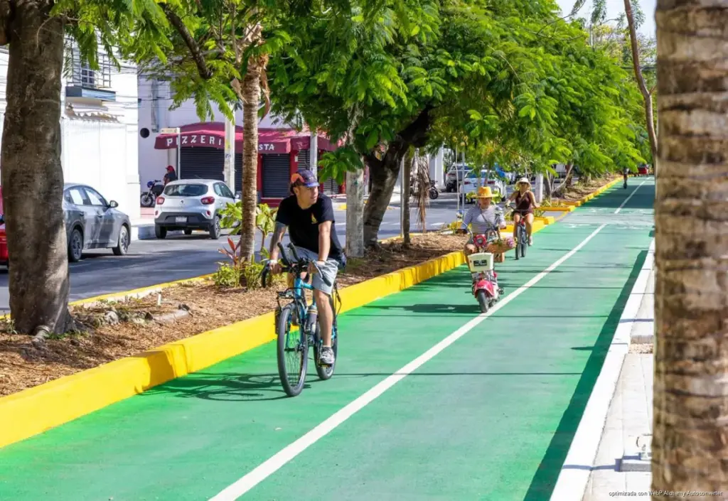 Con inversión de 43.6 mdp, Estefanía Mercado inaugura modernización de la Avenida 10 en Playa del Carmen