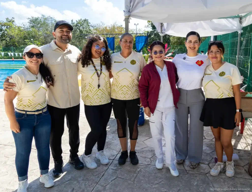 Anuncia Estefanía Mercado “Carril Rosa” en alberca olímpica