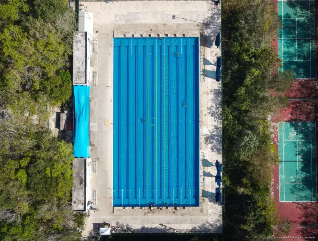 Anuncia Estefanía Mercado “Carril Rosa” en alberca olímpica