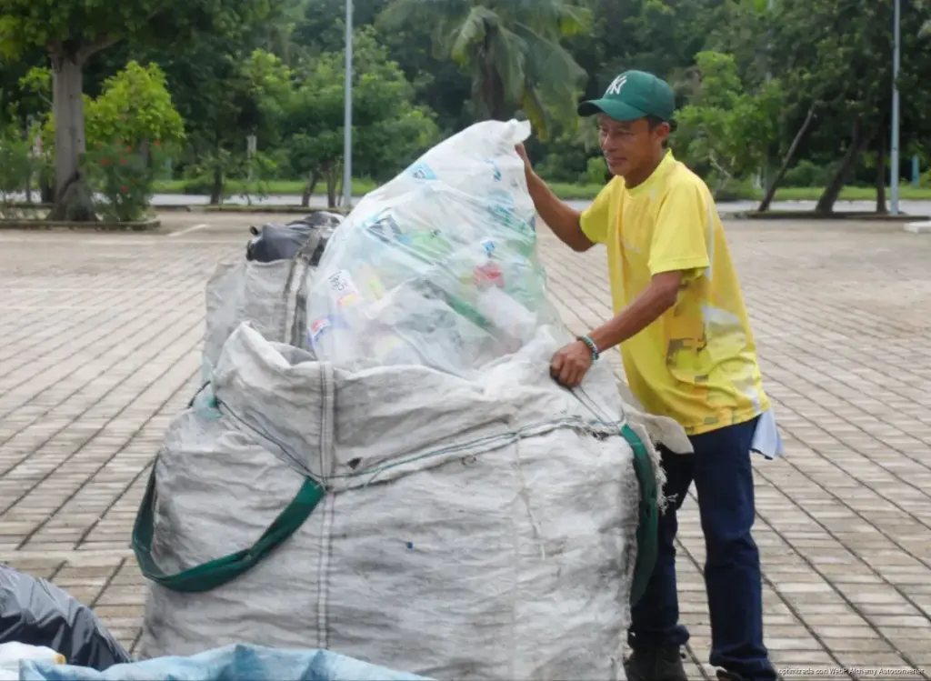 Refuerza gobierno de Playa del Carmen cultura ambiental con el programa “Reciclatón” 
