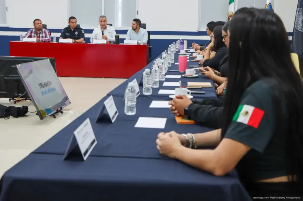 Playa del Carmen refuerza la prevención en escuelas ante riesgos de violencia, adicciones y entorno digital
