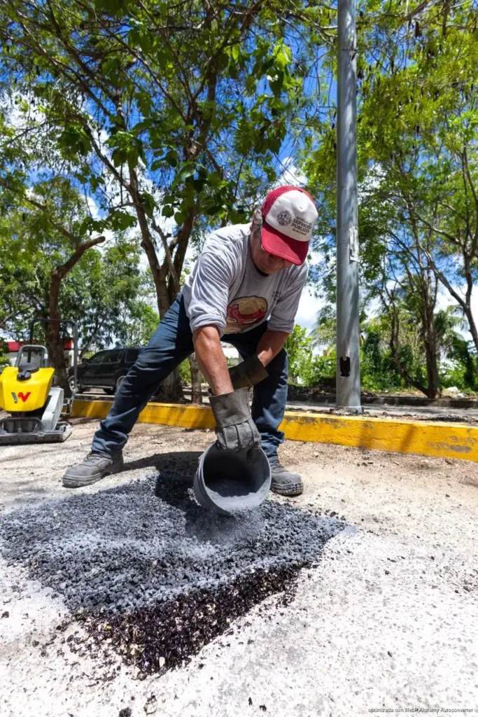 Estefanía Mercado encabeza jornada de servicios públicos en el fraccionamiento Cataluña