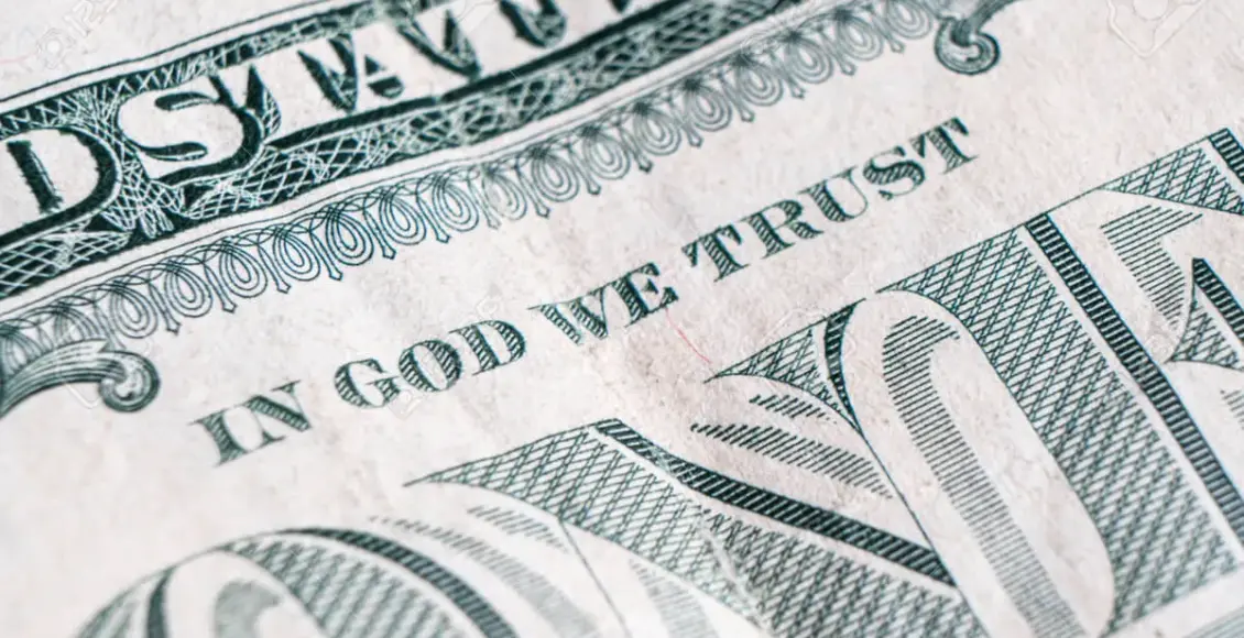 Dólar se cotiza en $17.36 pesos y petróleo supera los 100 dólares ante tensión global