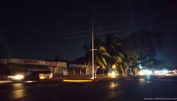 Apagones en Playa del Carmen se agravan en colonias del poniente