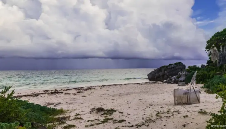 Onda tropical 2 provocará lluvias y tormentas en Quintana Roo