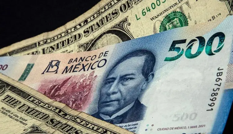 Peso mexicano se mantiene estable frente al dólar; tipo de cambio ronda los 17.24 pesos