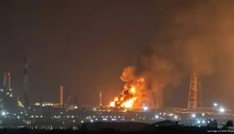 Incendio en refinería de Salina Cruz deja seis lesionados; Pemex reporta control total del siniestro