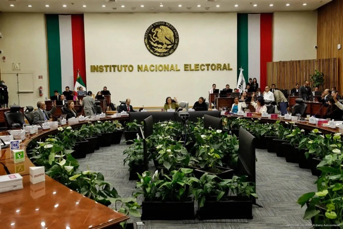 INE inicia emisión de nueva credencial para votar con identidad de género y autoadscripción indígena