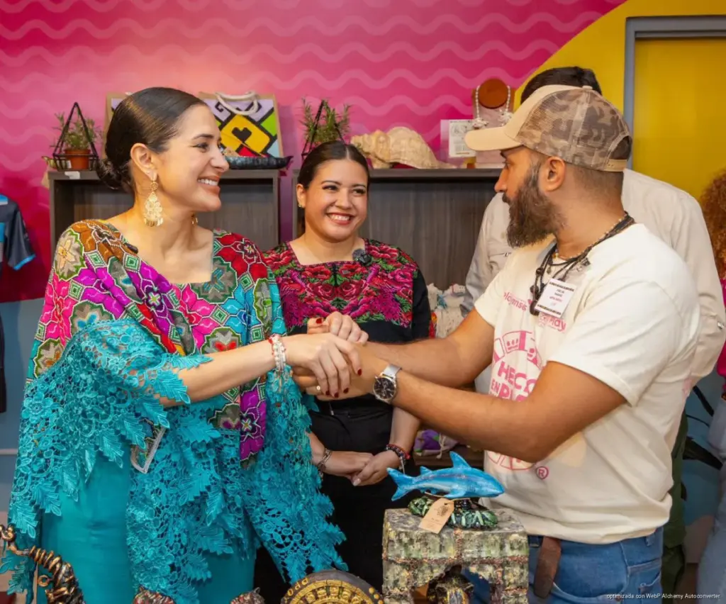 Se abre tienda “Hecho en Playa” en estación del Tren Maya para impulsar la economía local