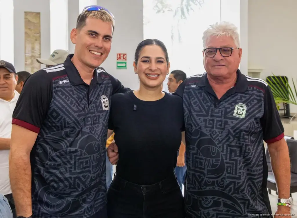 Estefanía Mercado reconoce a medallistas de Playa del Carmen en la CONADE 2026