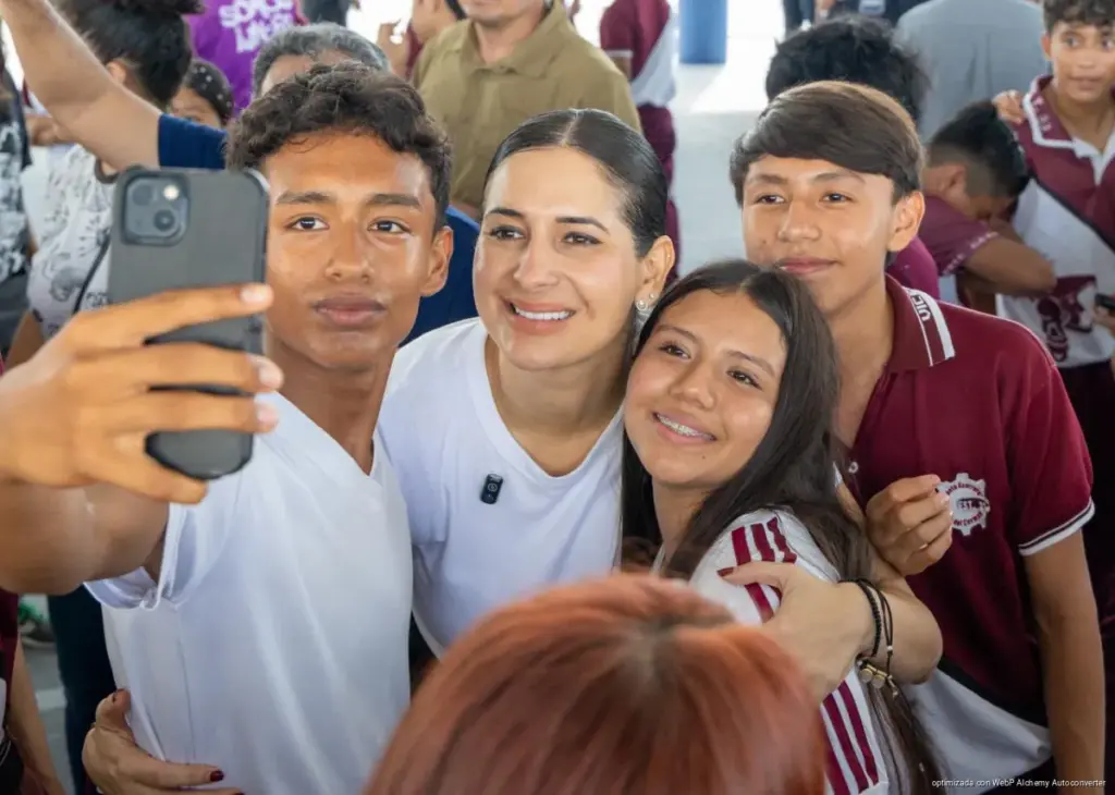 Estefanía Mercado pone en marcha programa “Tu Escuela Azul” para fortalecer la cultura cívica y la prevención del delito